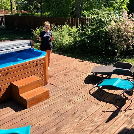 Tieffapartmanhaz בית נופש