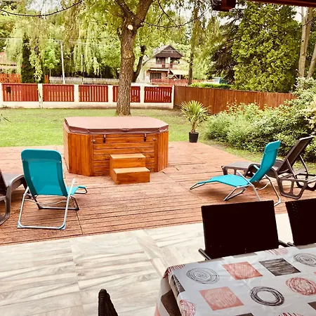 Ferienhaus Tieffapartmanhaz Balatonszarszo
