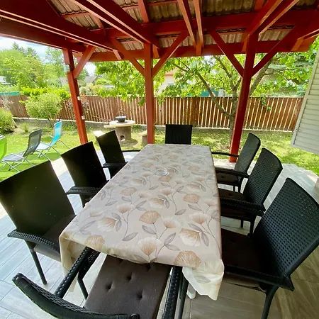 Tieffapartmanhaz Ferienhaus Balatonszarszo