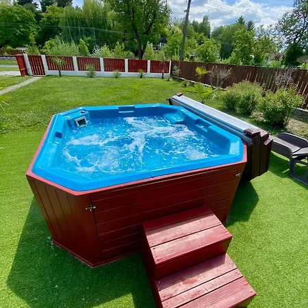 Tieffapartmanhaz בית נופש