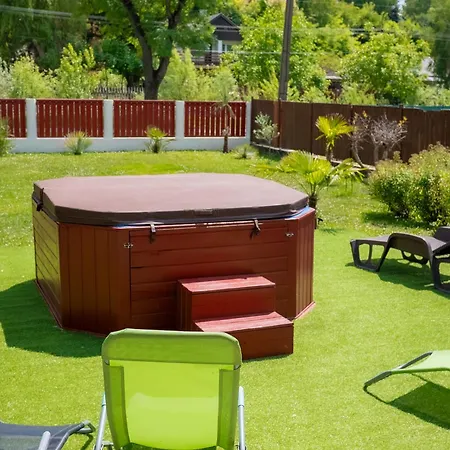 Tieffapartmanhaz Ferienhaus Balatonszarszo