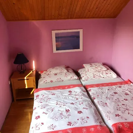 Tieffapartmanhaz באלאטונסארסו